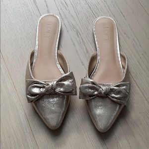Gold bow mules